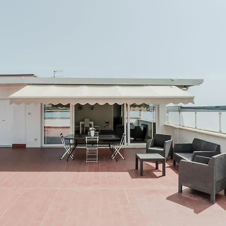 Skyview Terrace: Your Urban Escape Apartment *